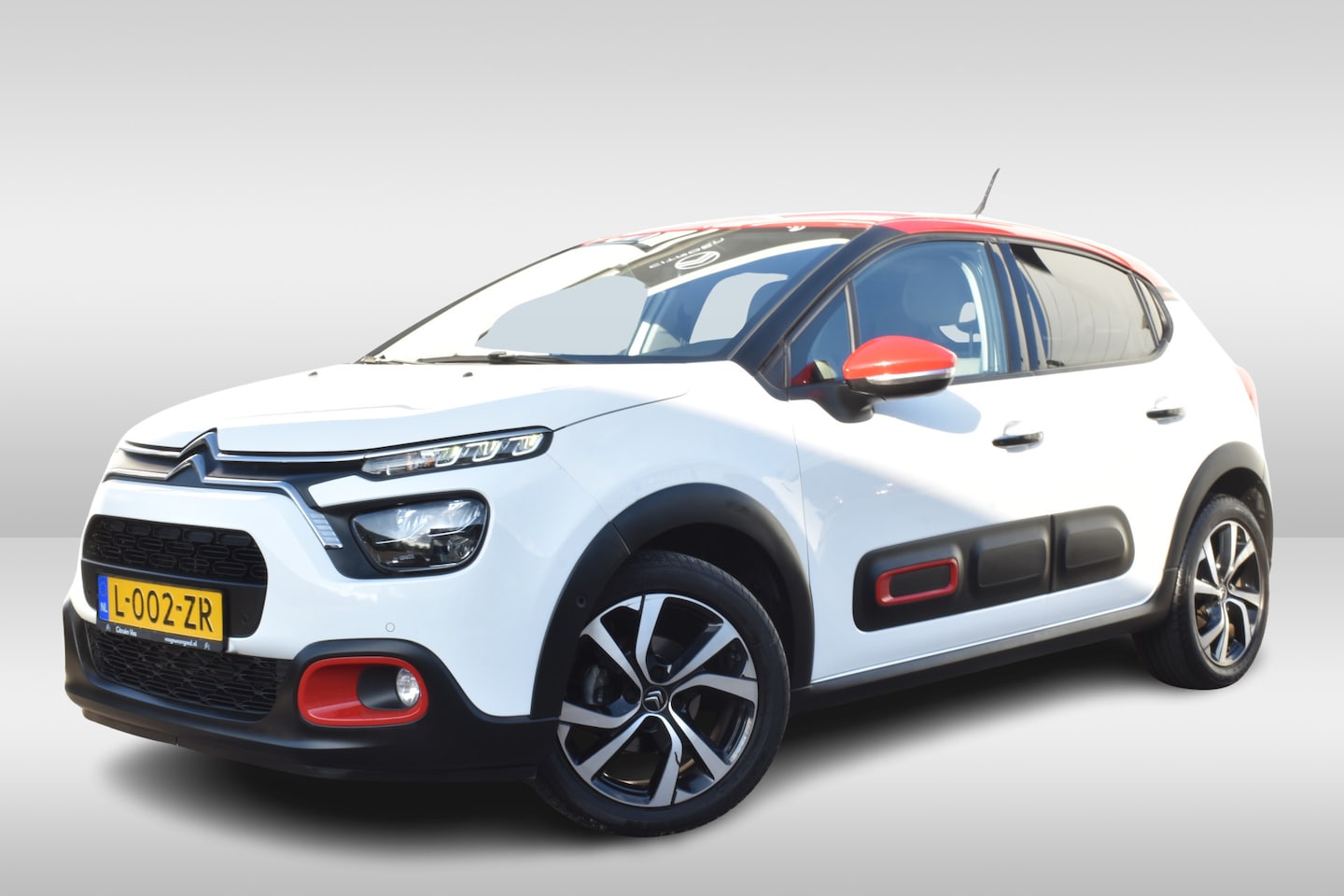 Citroën C3 - PureTech 110 Shine Navi | Airco | Camera achter | 17 Inch velgen | - AutoWereld.nl