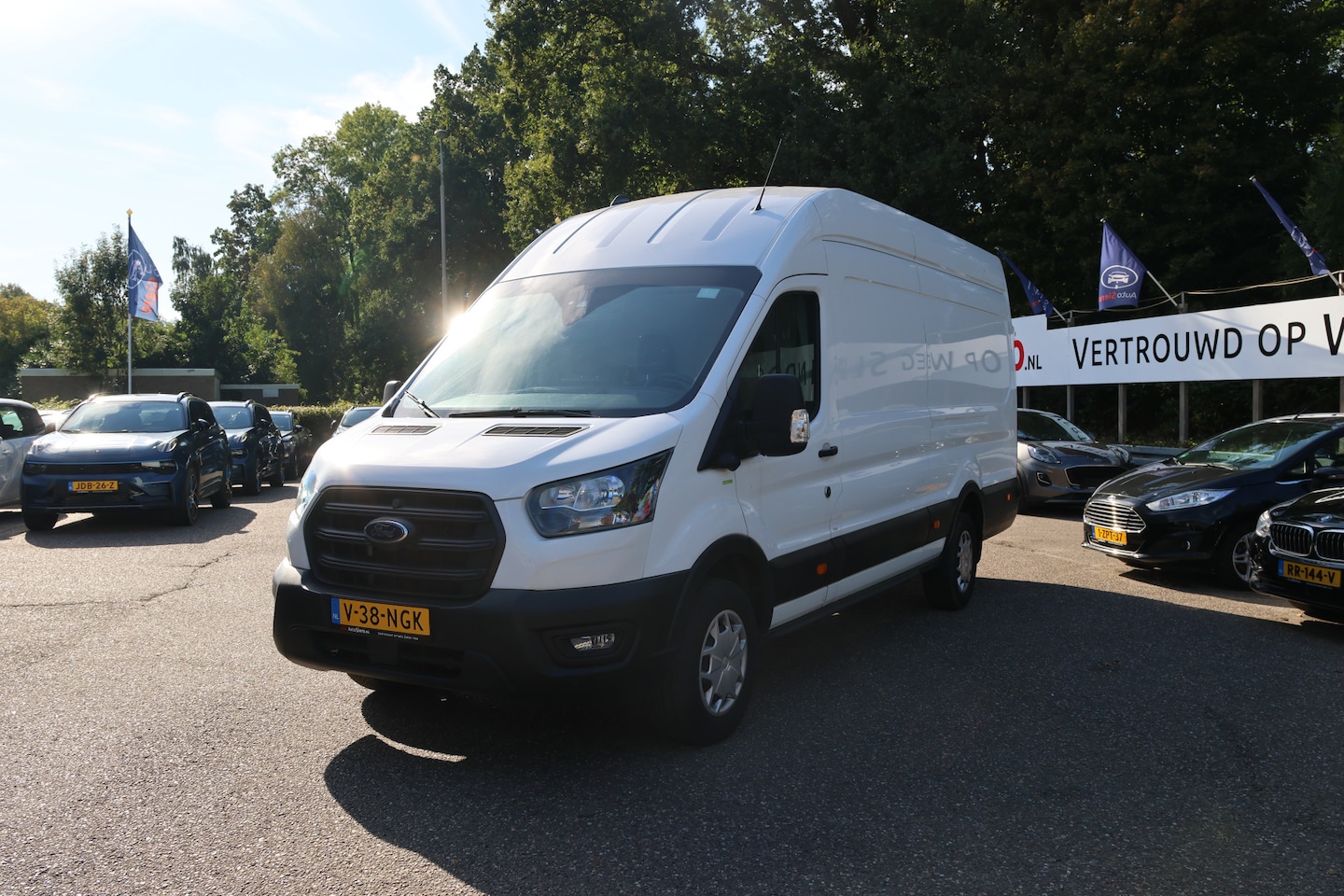 Ford Transit - 350 2.0 TDCI L4H3 Trend RWD Fabrieksgarantie zie video!! - AutoWereld.nl