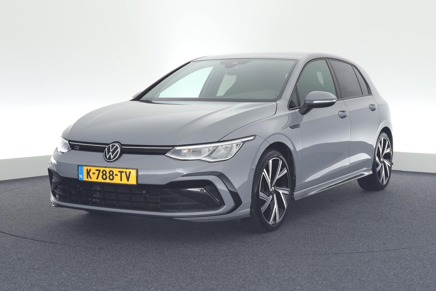 Volkswagen Golf - 1.5 eTSI 150pk DSG 2x R-Line harman/kardon Camera Virtual Cockpit Navigatie - AutoWereld.nl