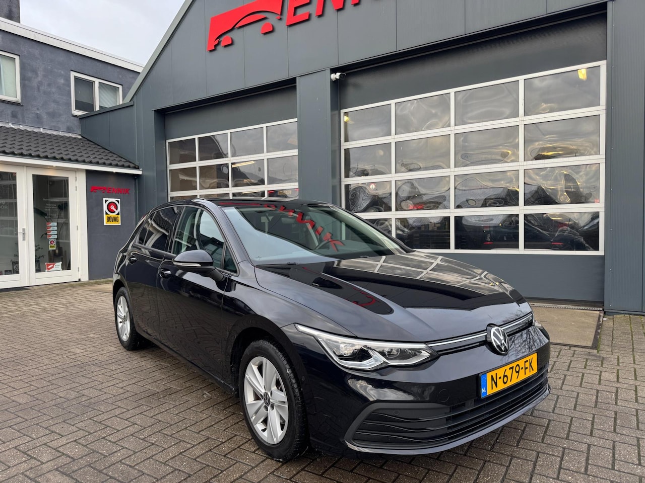 Volkswagen Golf - 1.0 eTSI Life Business / Sportzetels / ACC / Ambient / Zeer kompleet ! . - AutoWereld.nl