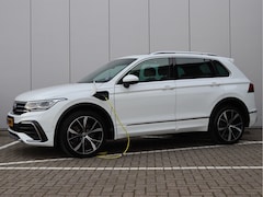 Volkswagen Tiguan - 1.4 TSI eHybrid R-Line | Pano | IQ-light | Trekhaak | Org. NL | 92, 8% SOH