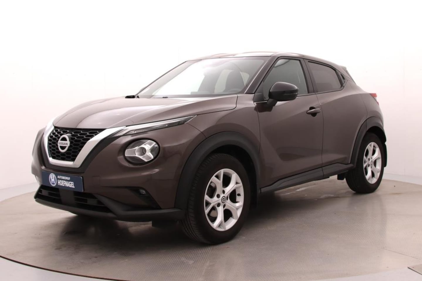 Nissan Juke - 1.0 DIG-T N-Connecta | Cruise Control | Camera | Stoelverw. | CarPlay - AutoWereld.nl