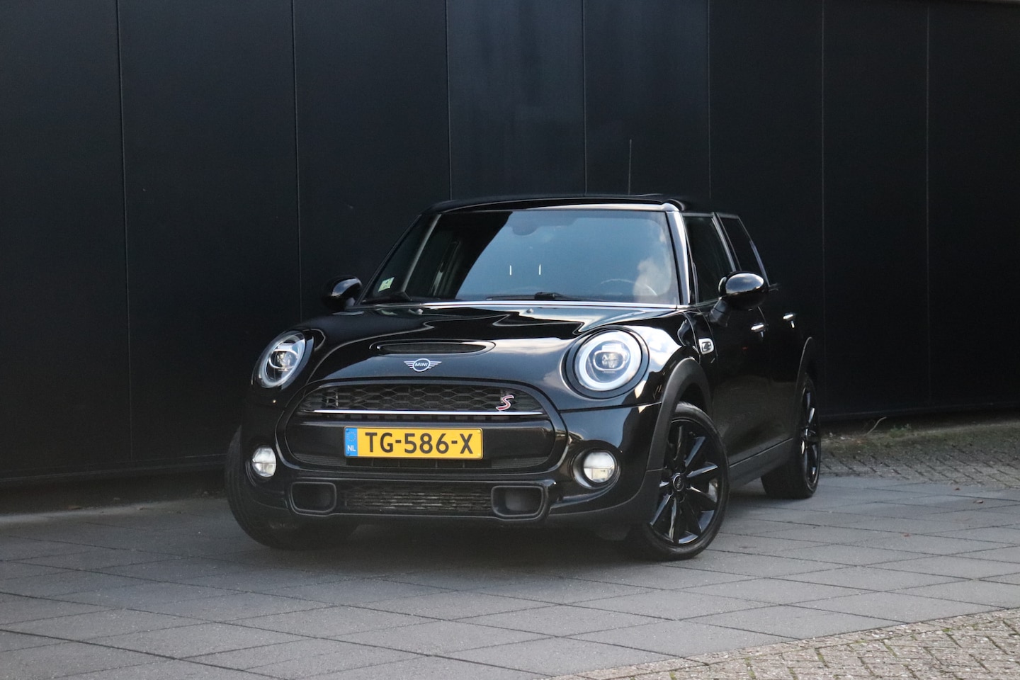 MINI Cooper S - Mini 2.0 192 PK | PANO | STOELVERW. | PDC | CRUISE | NAVI | APPLE CARPLAY | - AutoWereld.nl