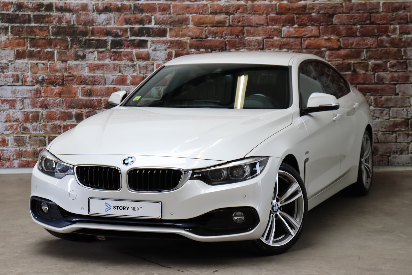 BMW 4-serie Gran Coupé - 420i High Executive Sport Line Automaat / Trekhaak / Navigatie Professional / Leder / Acht - AutoWereld.nl