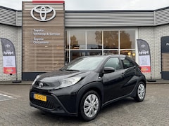 Toyota Aygo X - PLAY AIRCO APPLE/ANDROID PARKEERCAMERA AD-CRUISE NL-AUTO