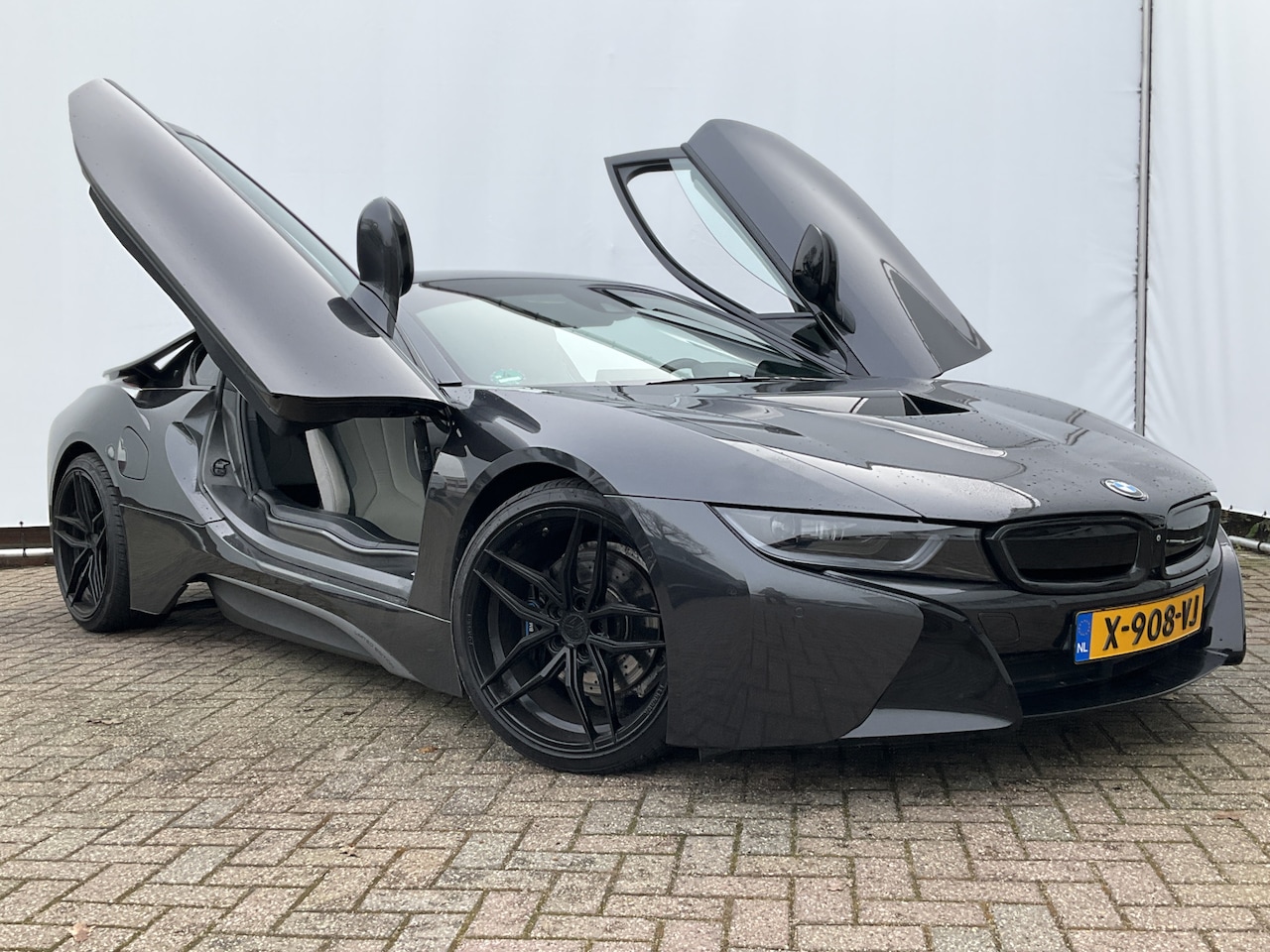 BMW i8 - 334pk Limited Edition Ferrada HUD 360Cam Nieuwstaat Plug-in PHEV - AutoWereld.nl