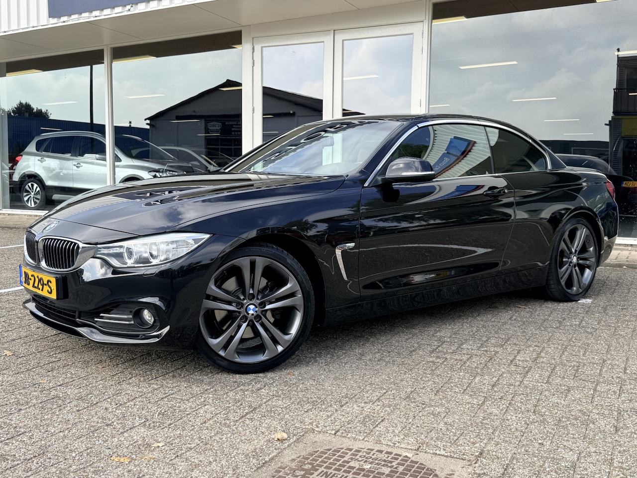 BMW 4-serie Cabrio - 428i High Executive | Bi-Xenon | Navi | Sportstoelen | Nek- en Stoelverwarming | PDC | Blu - AutoWereld.nl