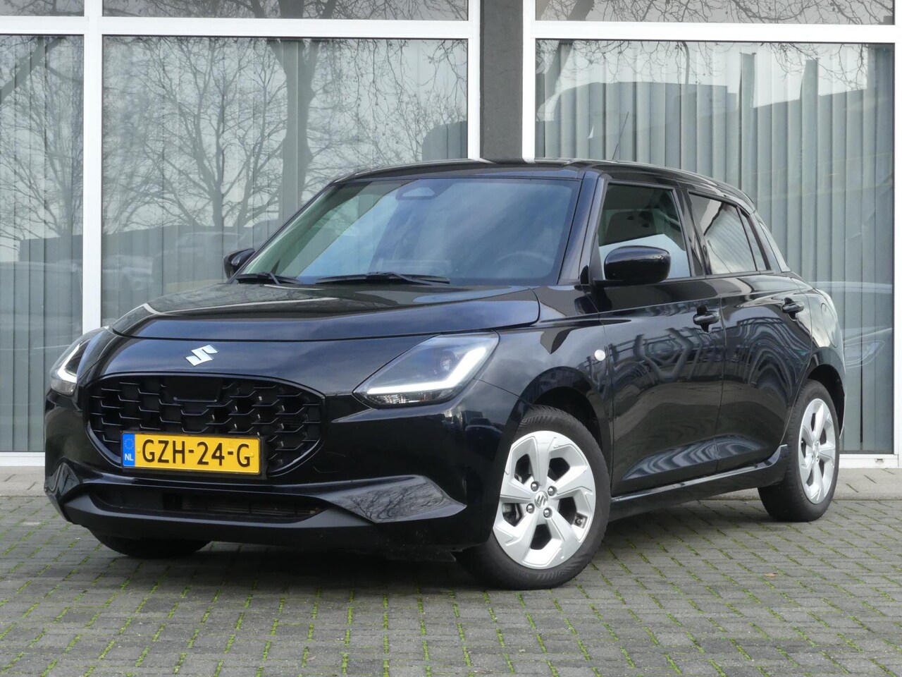 Suzuki Swift - 1.2 Select Smart Hybrid NL Auto, Dealer o.h. 1 eigenaar, Camera, Cruise Control, Park. Sen - AutoWereld.nl