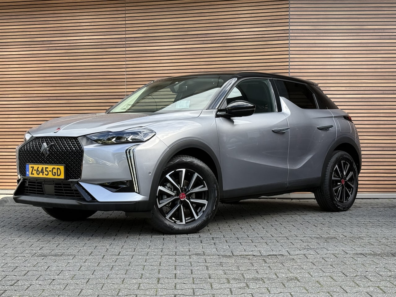 DS 3 - 1.2 PureTech Performance Line Navigatie / keyless / Camera 360 - AutoWereld.nl