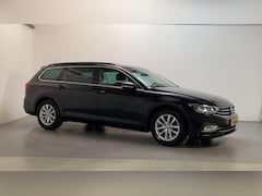Volkswagen Passat Variant - 1.5 TSI 150pk DSG Business Navigatie Climate Control Parkeersensoren