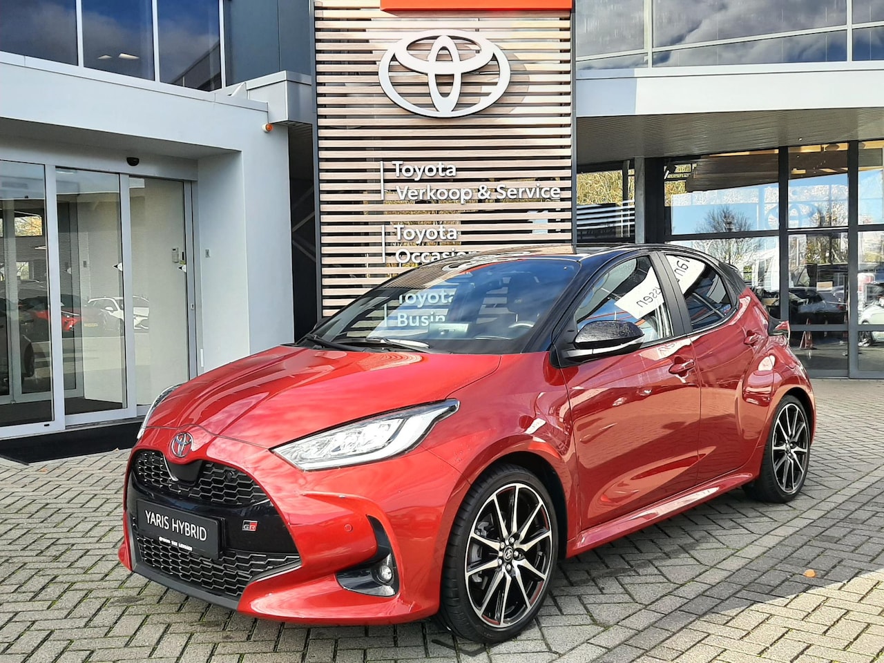 Toyota Yaris - 1.5 Hybrid 130 GR Sport PANODAK BLIND-SPOT PARK-SENSOREN JBL-AUDIO STOEL/STUURVERW AD-CRUI - AutoWereld.nl