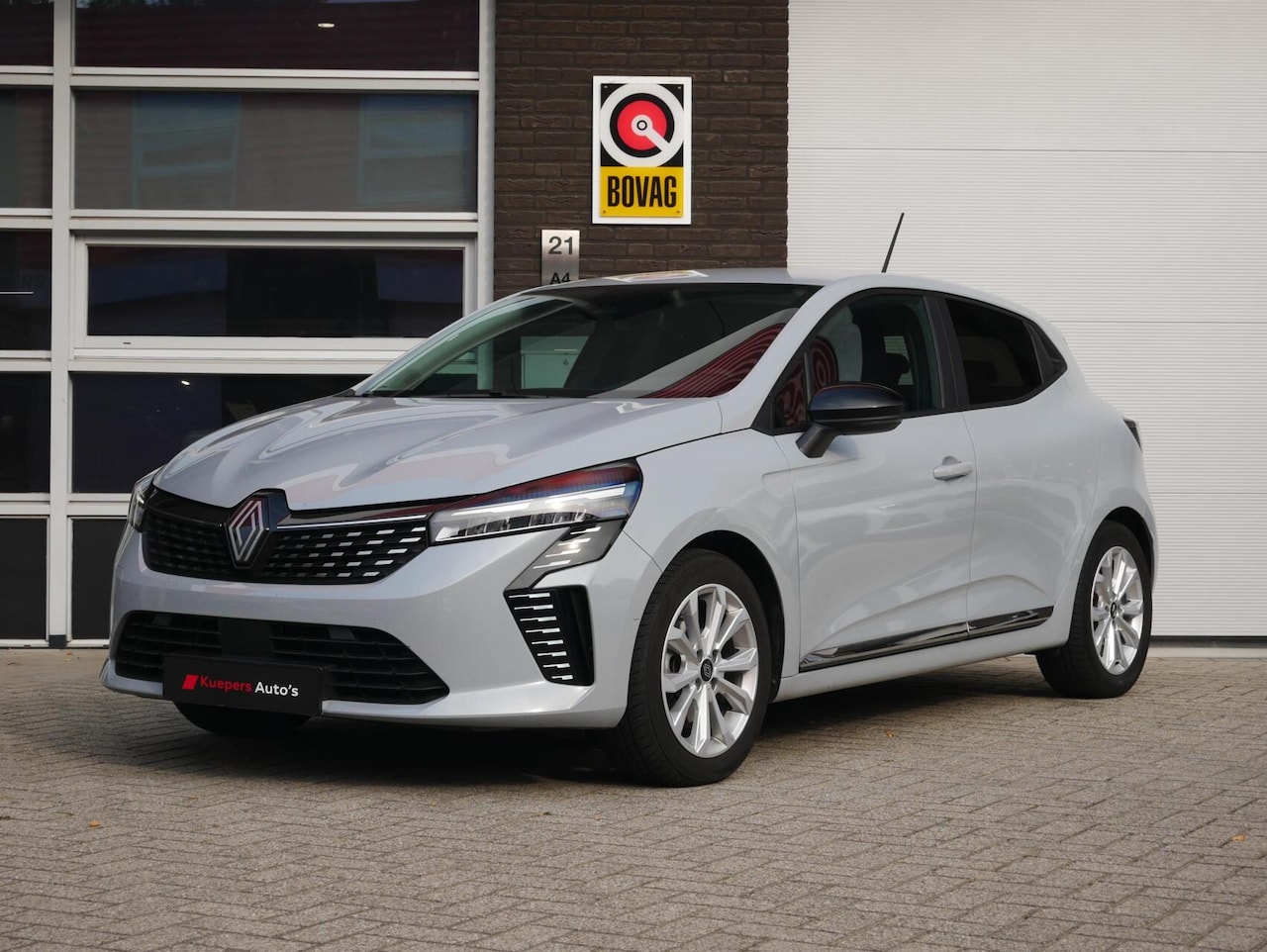 Renault Clio - 1.6 E-Tech Full Hybrid 145 Navi+BT| 1e Eigenaar - AutoWereld.nl