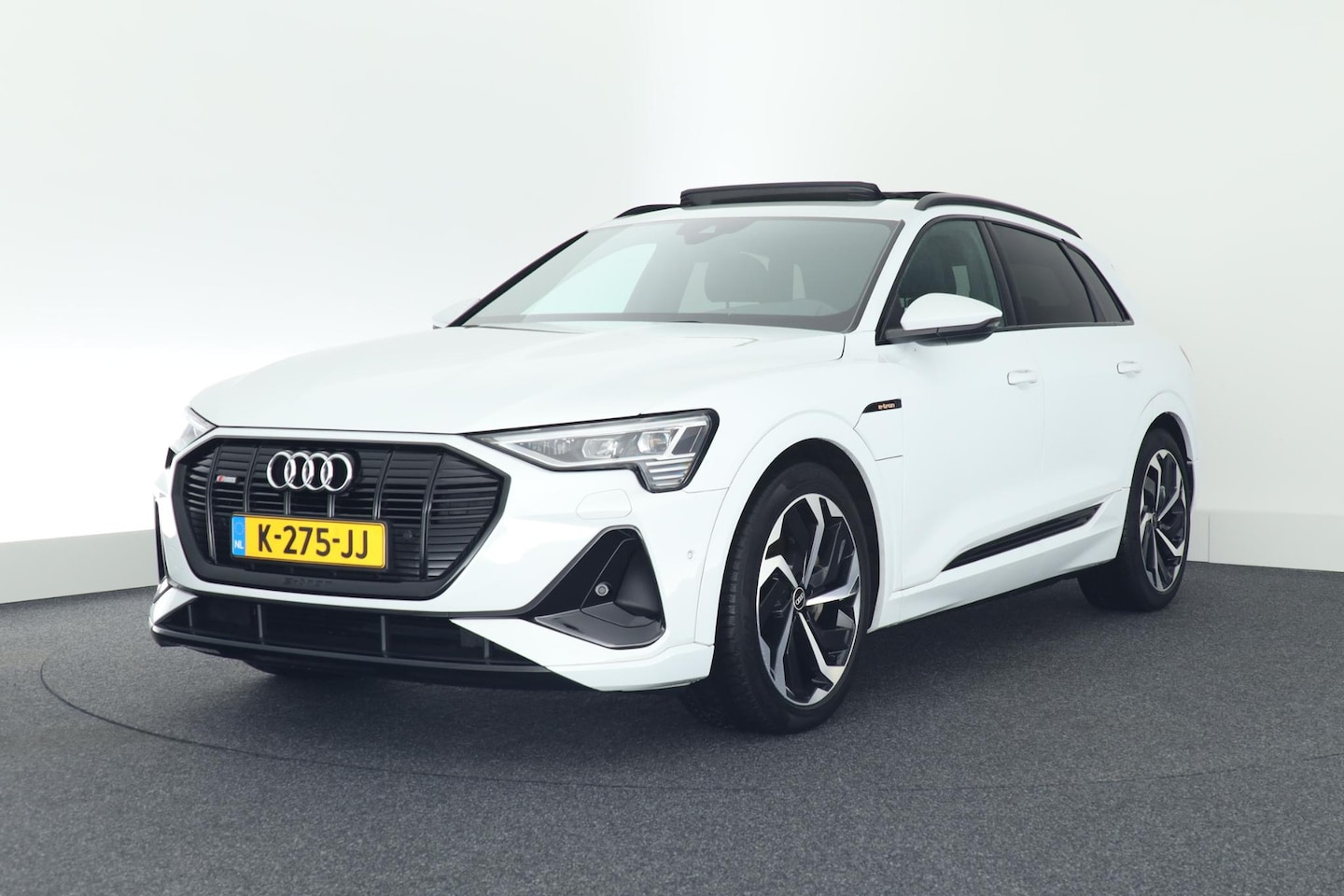 Audi e-tron - 55 quattro 408pk S edition 95 kWh SOH 95% Adaptive Cruise Camera Stoelverwarming Memory Pa - AutoWereld.nl