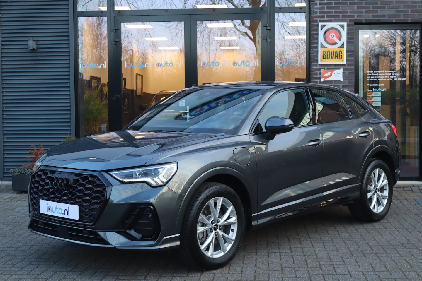 Audi Q3 Sportback - 45 TFSI e S-Line Black LED/Leder/Keyless/Camera/App-Connect/DAB - AutoWereld.nl