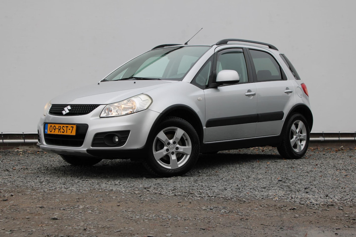 Suzuki SX4 - 1.6 Exclusive Trekhaak, Keyless, Climate control en Stoelverwarming - AutoWereld.nl