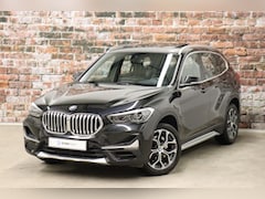 BMW X1 - sDrive20i High Executive xLine Automaat / Navigatiesysteem Plus / Panoramadak / Trekhaak /