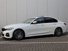 BMW 3-serie - 320i M-sport High Executive | Schuifdak | Camera | Keyless |