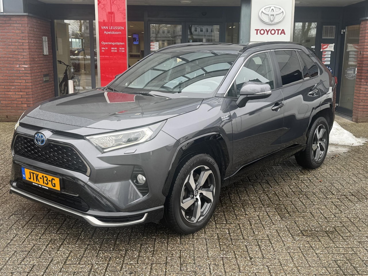 Toyota RAV4 - 2.5 PLUG-IN HYBRID STYLE TREKHAAK 1500KG TREKGEW STOEL/STUURVERW ACHTERBANKVERW KEYLESS CA - AutoWereld.nl