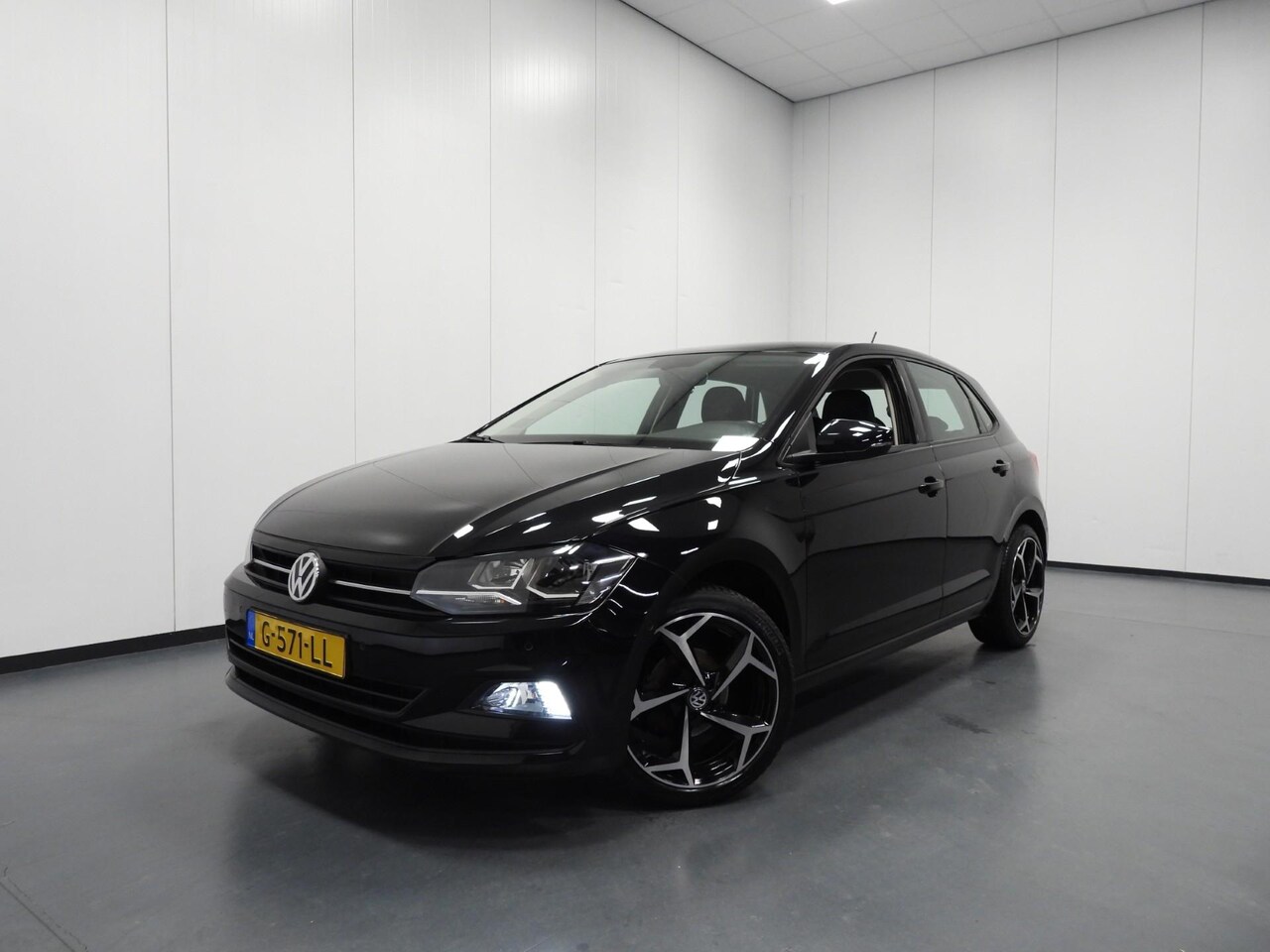 Volkswagen Polo - 1.0 TSI Comfortline Business NAVI/CLIMA/CAMERA/17"LMV! - AutoWereld.nl