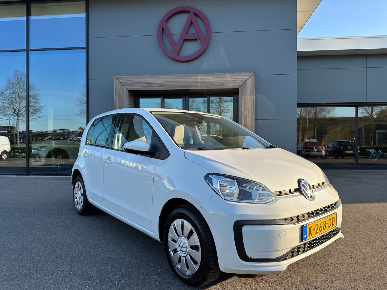 Volkswagen Up! - 1.0 BMT move up! 5-deurs | Airco | Bluetooth | Rijklaar incl. 1 jaar Bovag garantie - AutoWereld.nl