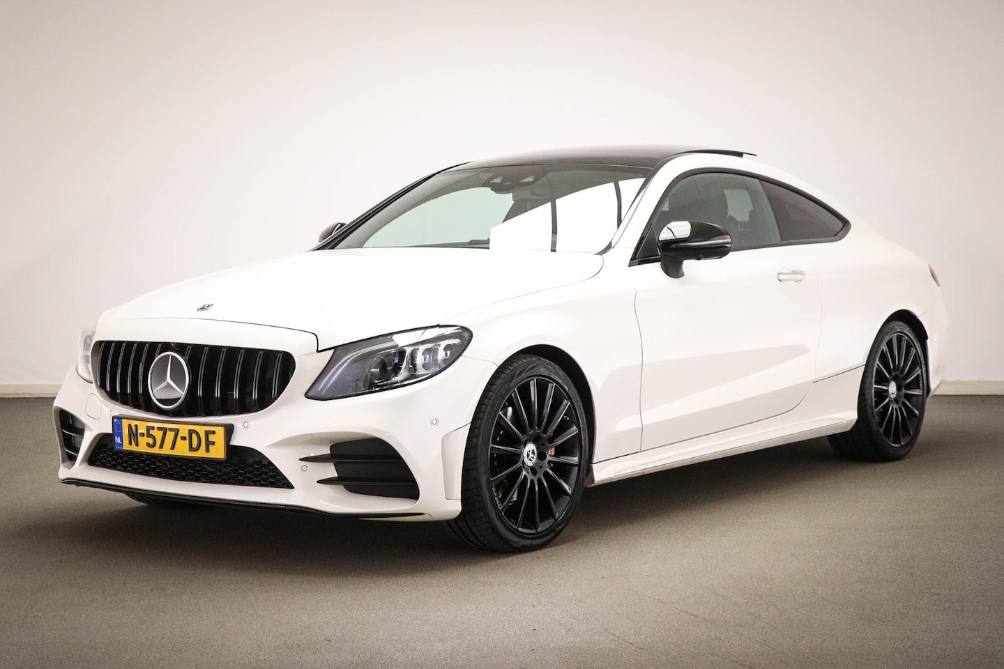 Mercedes-Benz C-klasse Coupé - 200 AMG-Line Premium Plus Pack | SPOOR PACK | PANORAMADAK | HEAD UP | DAB | APPLE | 360 CA - AutoWereld.nl