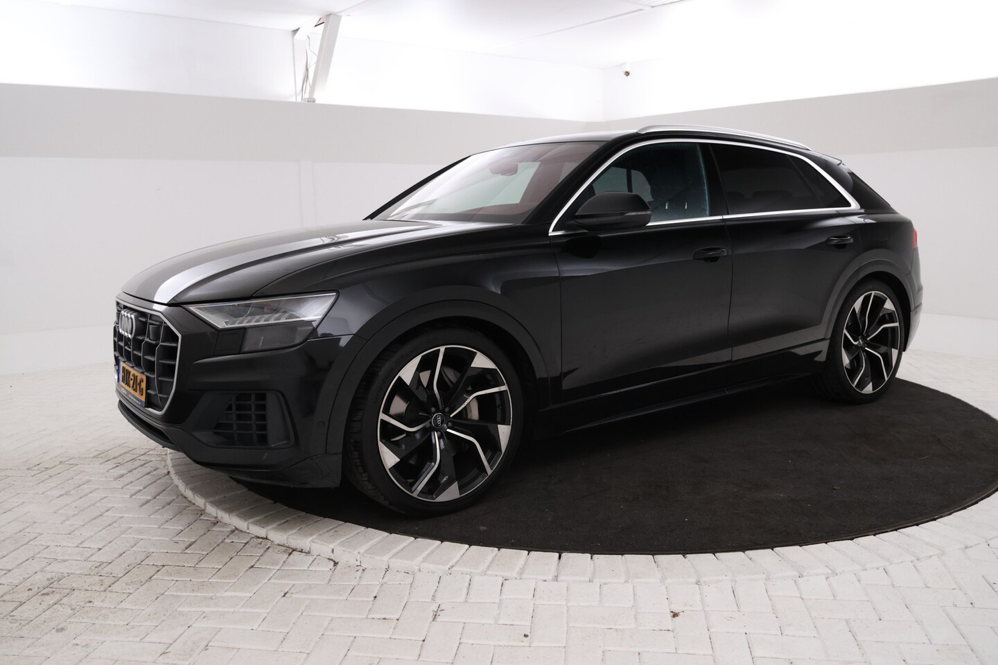 Audi Q8 - 55 TFSI e quattro Pro Line S-line, panorama,23 inch! climate, trekhaak - AutoWereld.nl