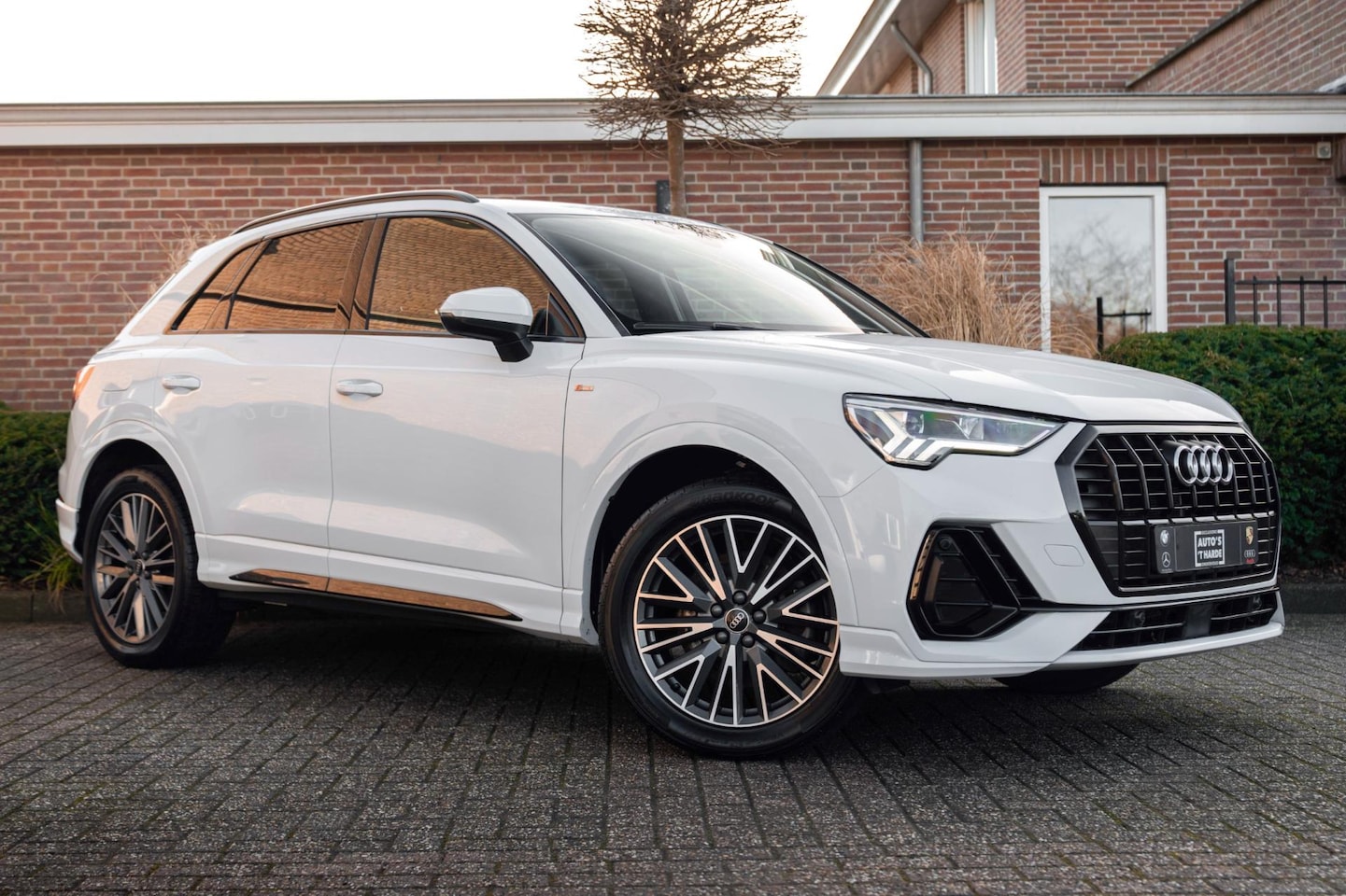 Audi Q3 - 45 TFSI e S Edition 245 PK 3x S-Line ACC Ambiance Black Optic Keyless Camera 19'' - AutoWereld.nl