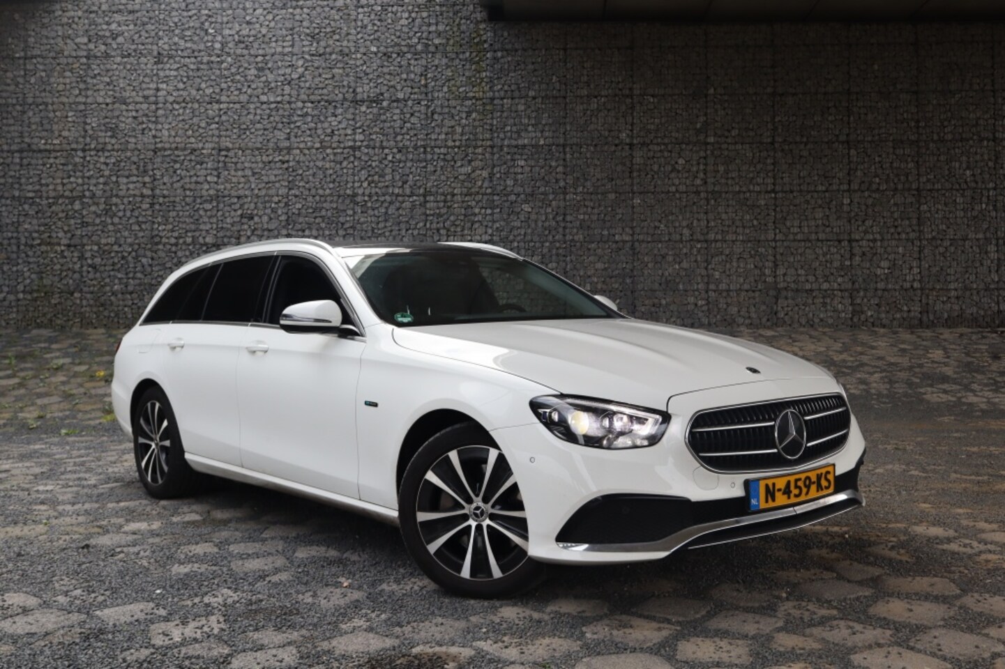Mercedes-Benz E-klasse Estate - 300 AMG | Plug in Hybride | Stoelverwarming | Trekhaak | Panoram - AutoWereld.nl