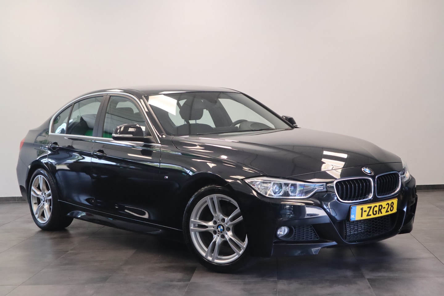 BMW 3-serie - 316i M-sport Executive Cruise/Climate Navigatie NAP Dealer onderhouden - AutoWereld.nl