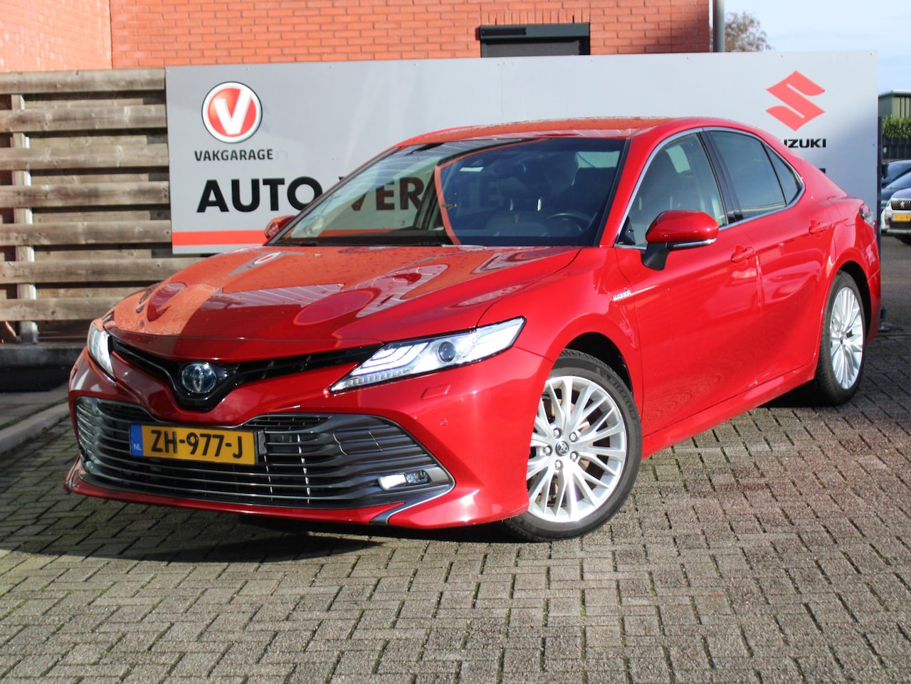 Toyota Camry - 2.5 Hybrid Premium Automaat Navigatie, Elektrische Stoelverstelling, Parkeersensoren Voor - AutoWereld.nl