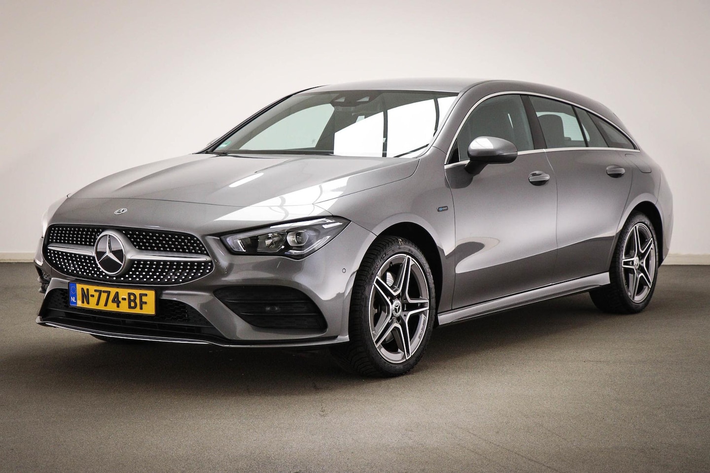 Mercedes-Benz CLA-klasse Shooting Brake - 250 e AMG-Line Premium Plus | STOELVERWARMING | DAB | APPLE - AutoWereld.nl