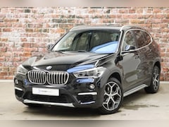 BMW X1 - sDrive18i Executive xLine Automaat / Trekhaak / Parkeersensoren voor+achter / Cruise Contr