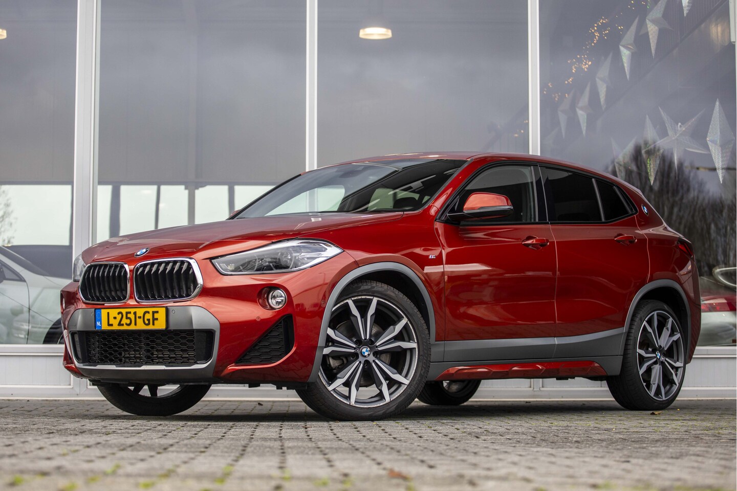 BMW X2 - sDrive20i High Executive M-Sport | Pano | 20" | LED - AutoWereld.nl