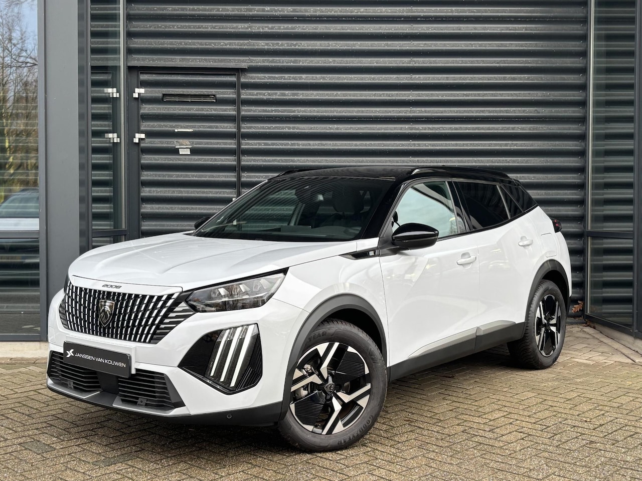 Peugeot e-2008 - GT Avantage EV 54kWh 156 GT Avantage / Warmtepomp. Apple Carplay - AutoWereld.nl