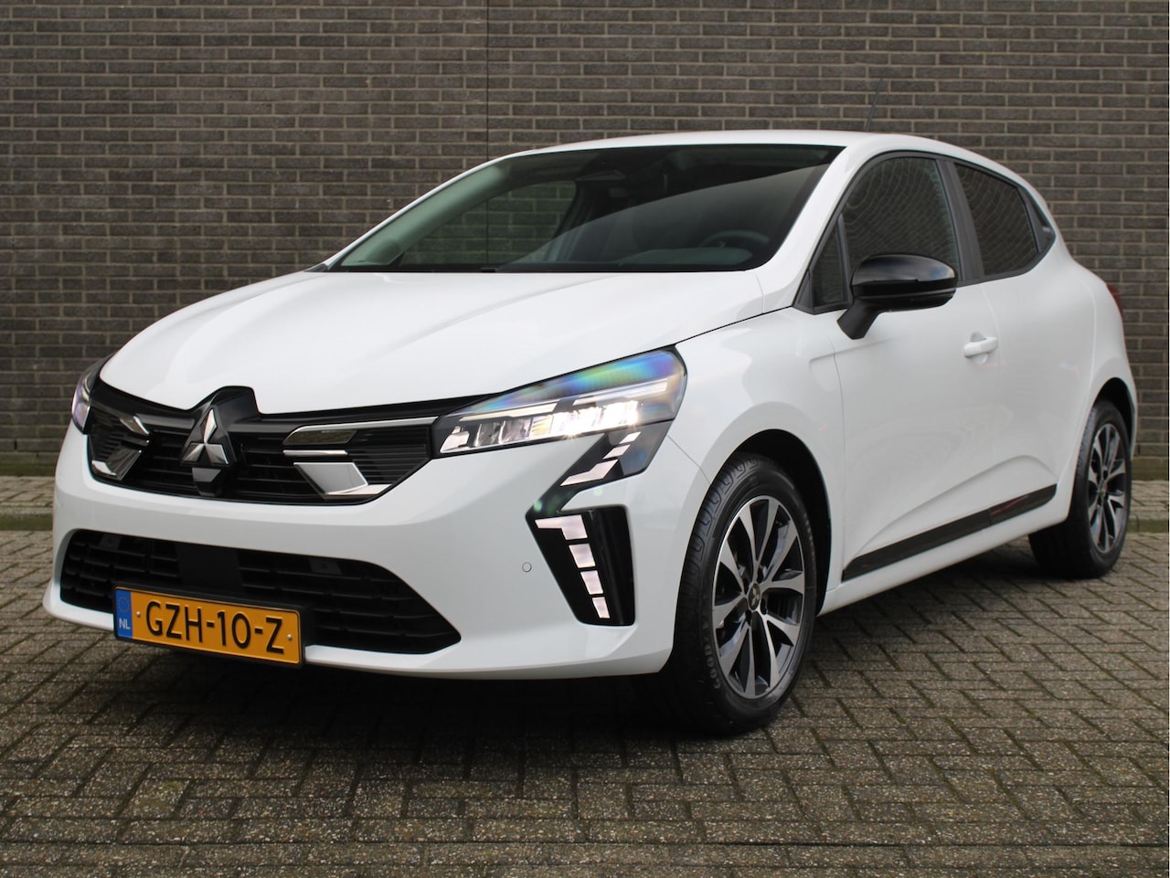 Mitsubishi Colt - 1.0T MT Intense Cruise/Climate control, 16"LM velgen, Camera, Apple carplay/Android auto, - AutoWereld.nl