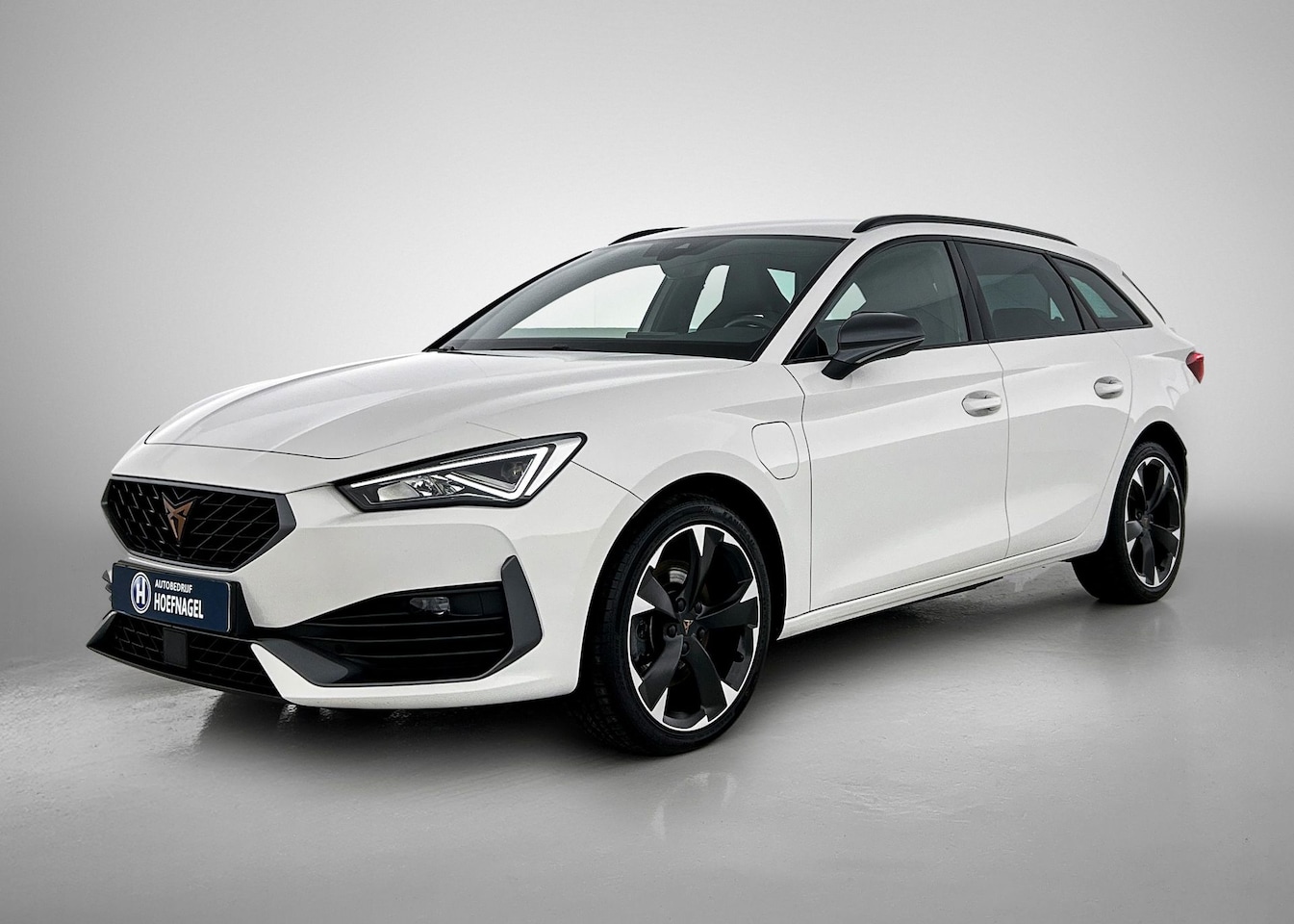 CUPRA Leon Sportstourer - 1.4 e-Hybrid VZ | Trekhaak | Stoelverw. | CarPlay | Cruise Control - AutoWereld.nl