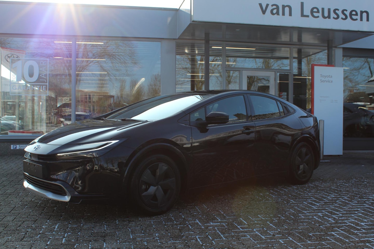 Toyota Prius - 2.0 Plug-in Hybrid 220 EXECUTIVE STUUR/STOEL&WISSERVERW. DODEHOEKDETECTIE LED DAB NAVI SEN - AutoWereld.nl