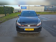 Volkswagen Golf - 2.0 TSI GTI