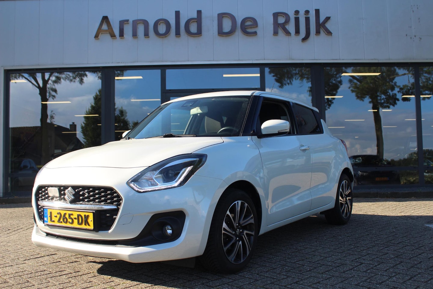 Suzuki Swift - 1.2 Style Smart Hybrid 1.2 Style Smart Hybrid - AutoWereld.nl