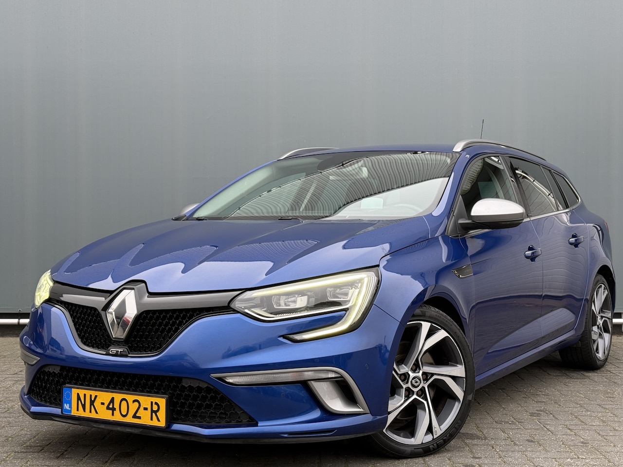 Renault Mégane Estate - BJR 2017 1.6 206 PK TCe GT AUTOMAAT | SPORTSTOELEN | HEAD UP DISPLAY | CAMERA | 4-CONTROL - AutoWereld.nl