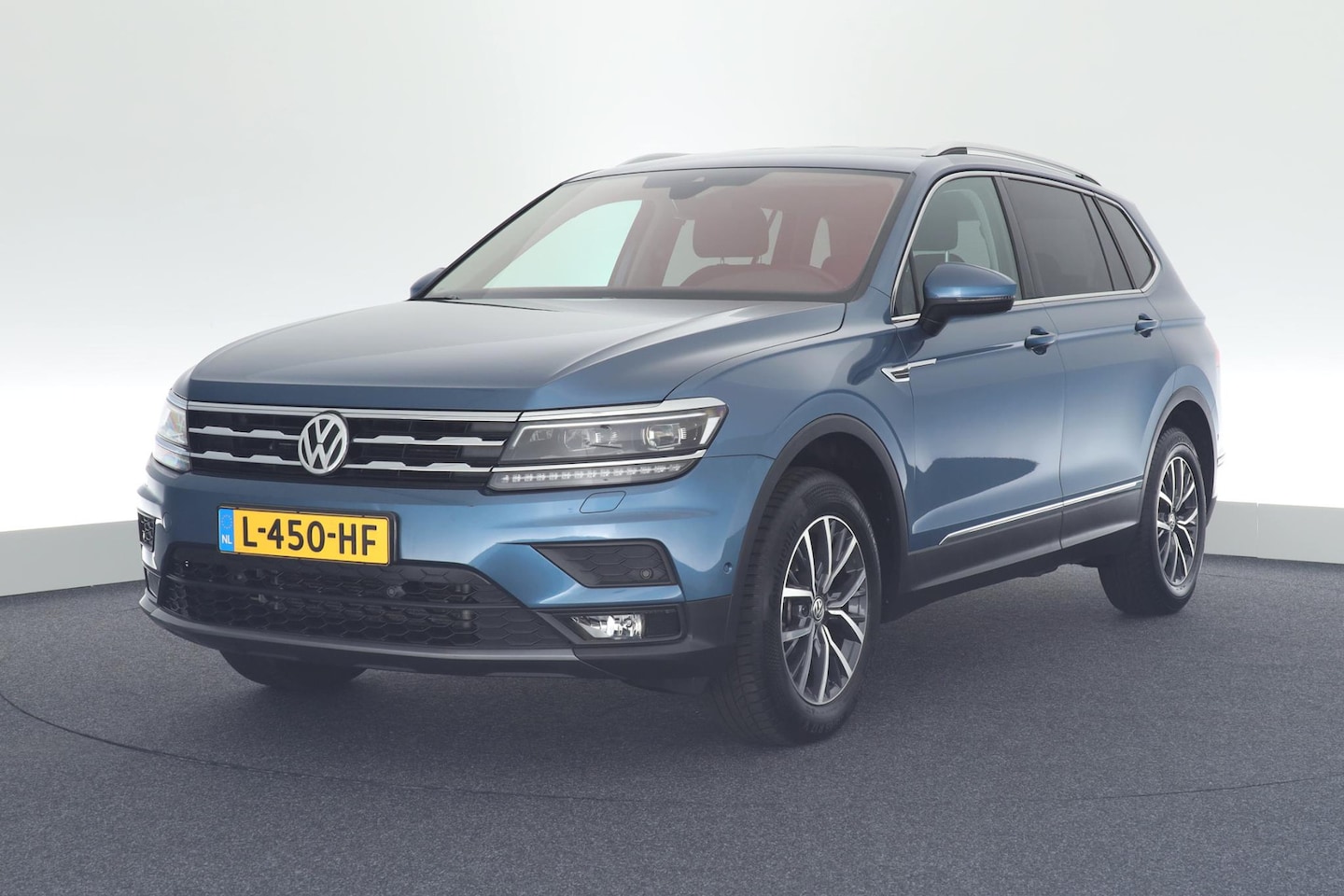 Volkswagen Tiguan Allspace - 2.0 TDI 150pk DSG Comfortline Business 7Pers. Trekhaak Camera Keyless Stoelverwarming Virt - AutoWereld.nl