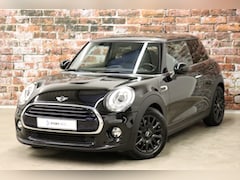 MINI Cooper - Hatchback Business 3 deurs / Navigatiesysteem / Airconditioning / 16 Inch / LED / Extra Ge