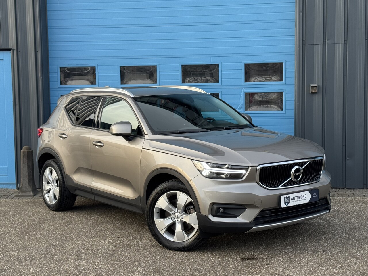Volvo XC40 - 2.0 B4 Business Pro GRATIS Afleverpakket! | Uitklapbare Trekhaak | Adaptive Cruise | Nieuw - AutoWereld.nl