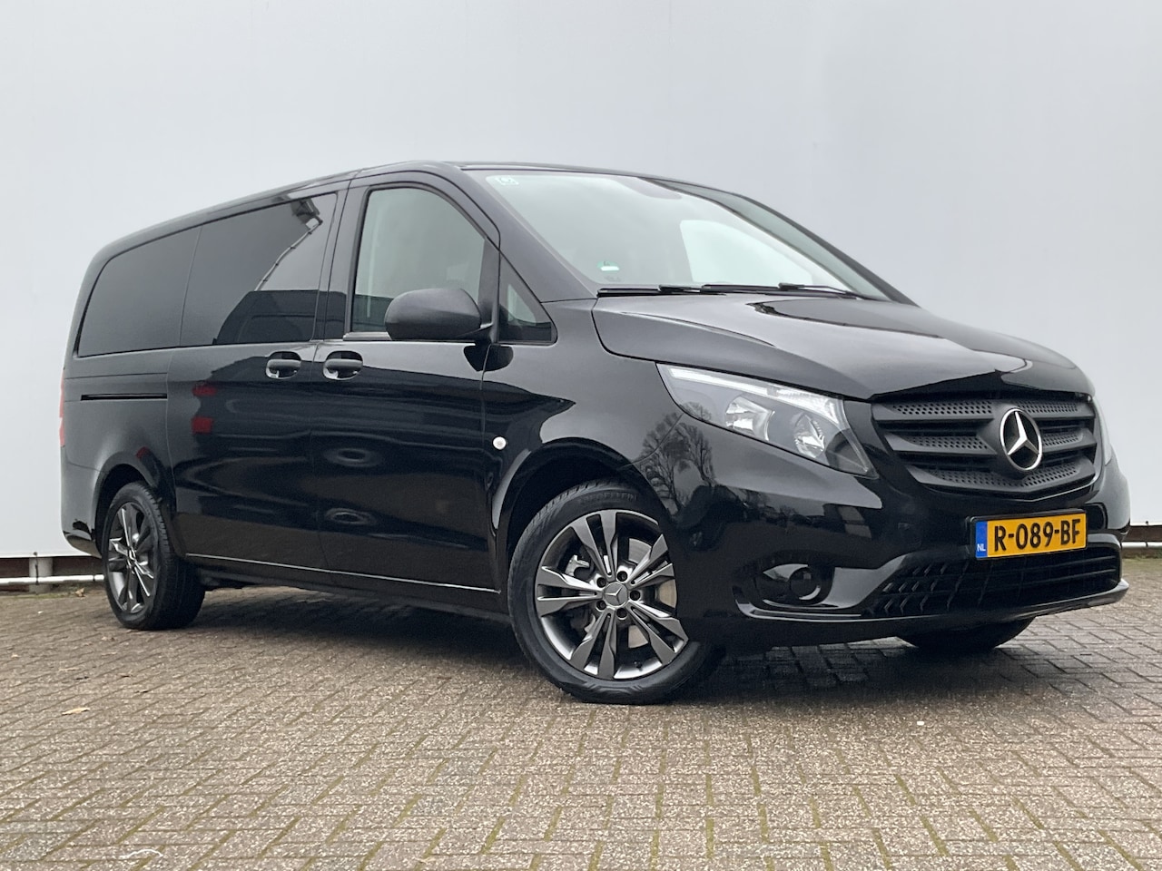 Mercedes-Benz Vito Tourer - 9-Pers 114 CDI Select Lang Airco Cruise Navi/CAM 9 Persoons Trekhaak - AutoWereld.nl