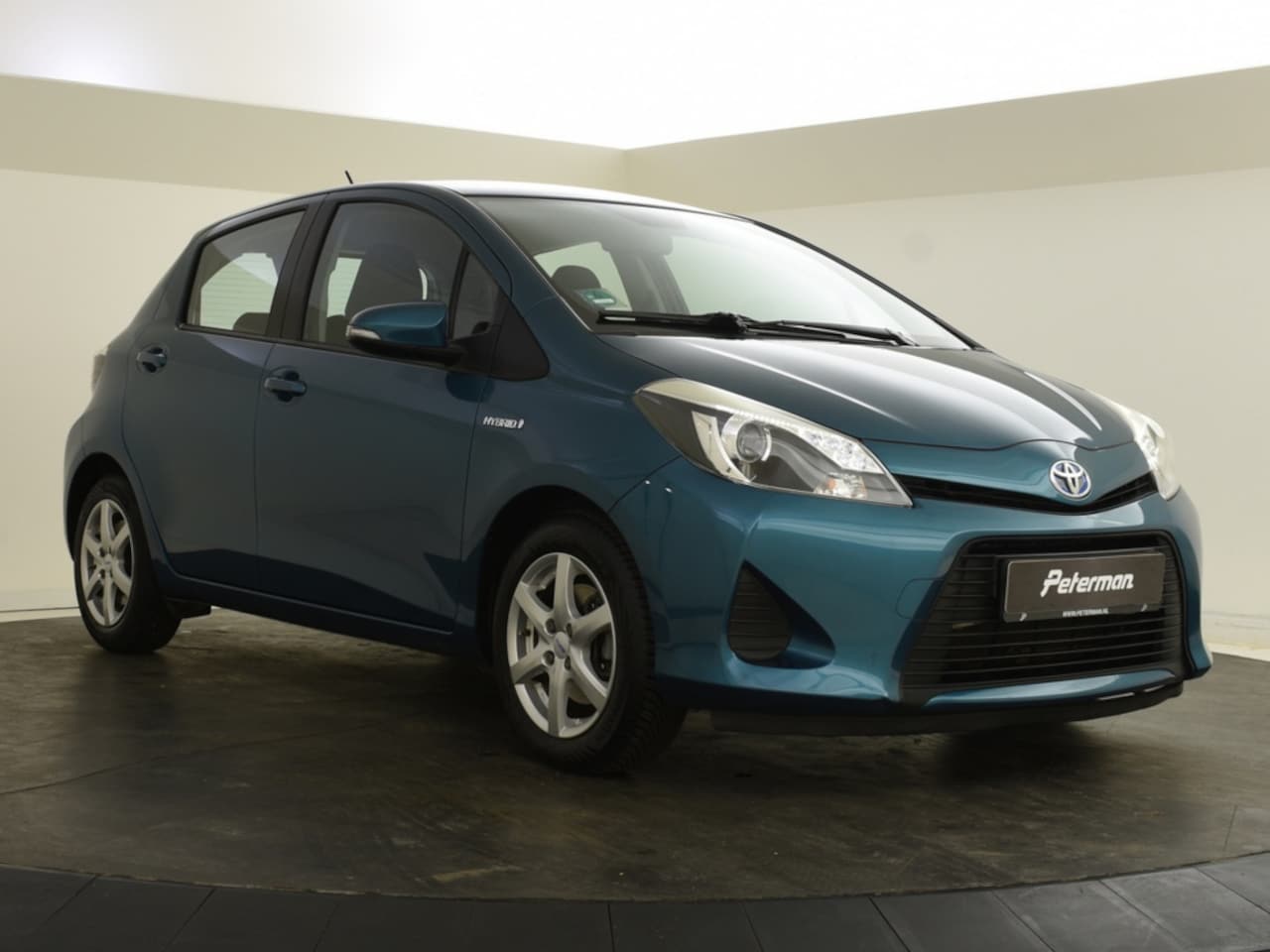 Toyota Yaris - 1.5 Full Hybrid Aspiration | Navigatie | All Season | - AutoWereld.nl