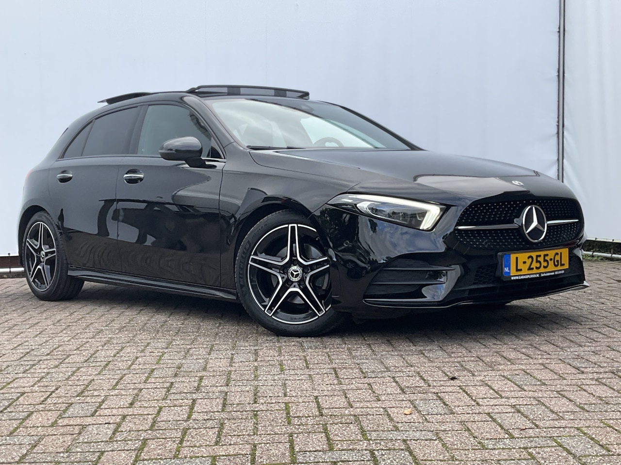 Mercedes-Benz A-klasse - 180 AMG Pano Memory Sfeerverl Carplay Led Stoelverw Business Solution - AutoWereld.nl