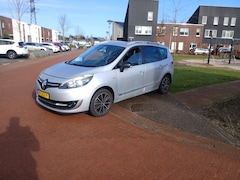 Renault Grand Scénic - 1.2 TCe Bose Motor gereviseerd en ketting vervangen. Nieuwe APK