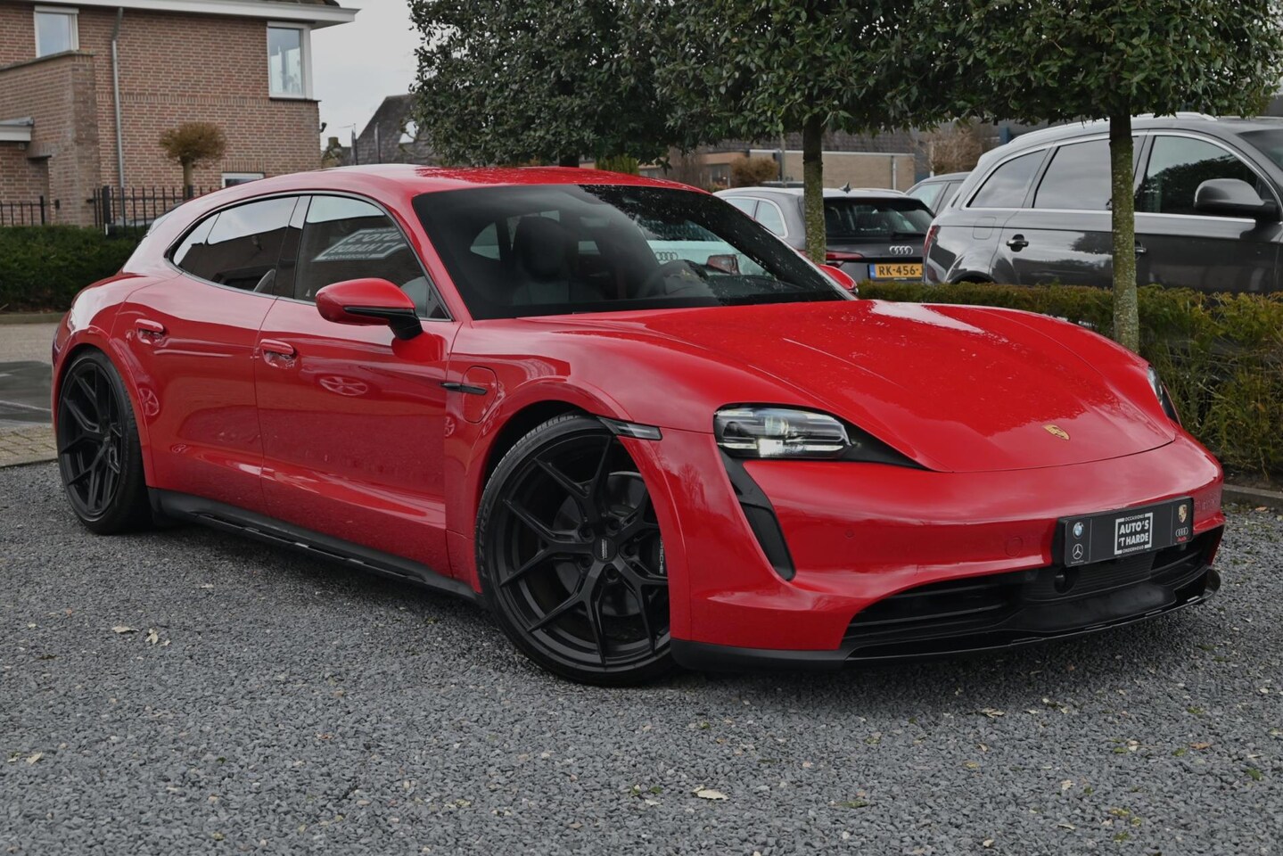 Porsche Taycan Cross Turismo - 4 GTS Pakket | Garantie 01-2028 | 1e Eigenaar | 21'' Vossen | BOSE | Sportchrono | - AutoWereld.nl