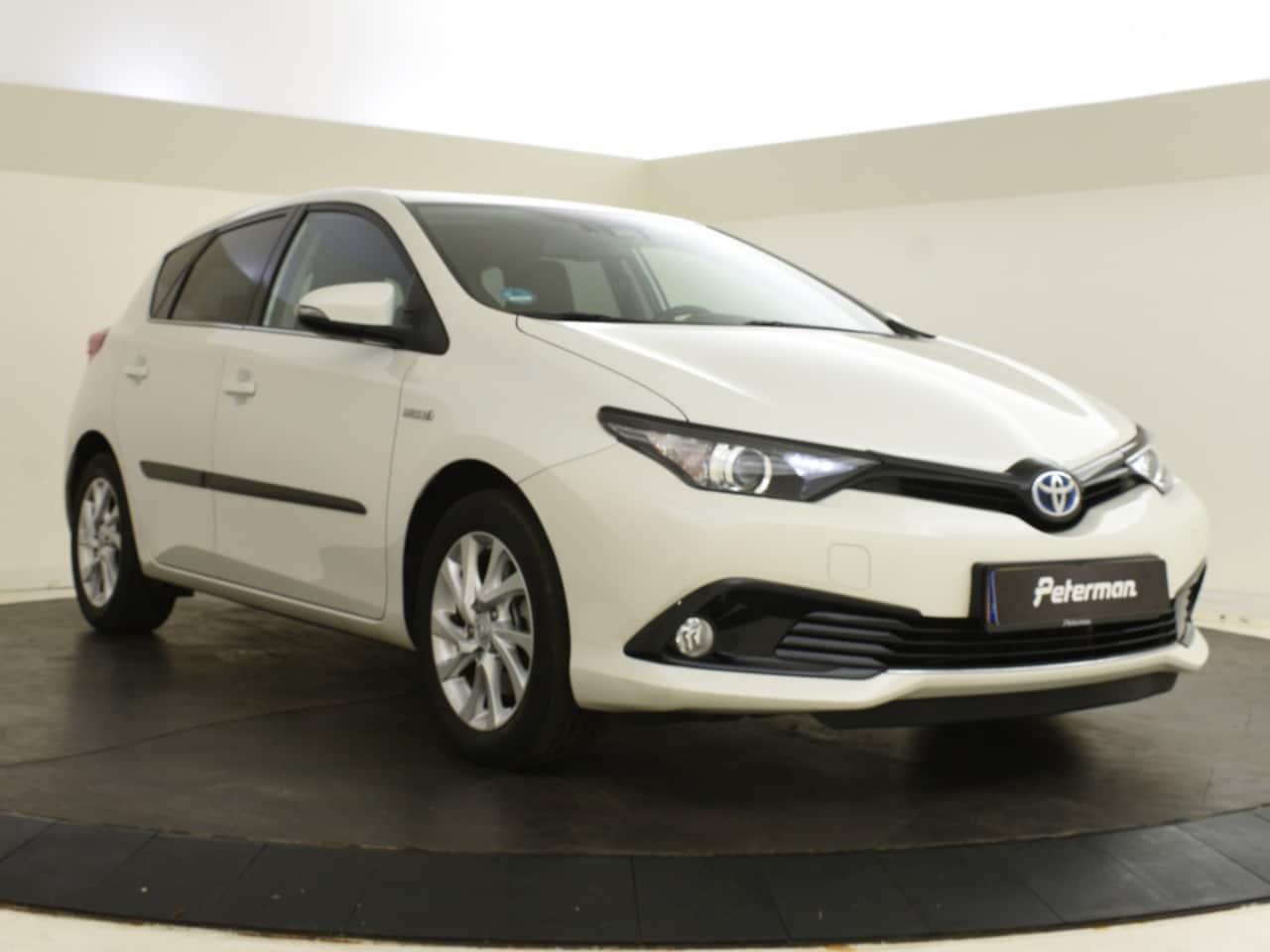Toyota Auris - 1.8 Hybrid Business Plus | Trekhaak | Parkeersensoren | Navi - AutoWereld.nl