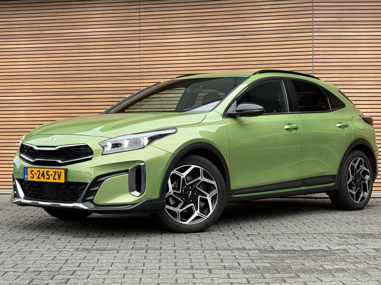 Kia XCeed - 1.5 T-GDi GT-Line First Edition Navigatie / Camera / Trekhaak - AutoWereld.nl